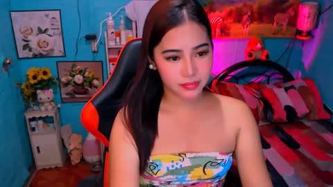 Snapshot of sweetienicole chatting on December 2024 05:04:01 PM Nicole online show from December 2024 05:04:01 PM