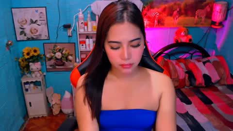 Snapshot of sweetienicole chatting on December 2024 08:10:02 PM Nicole online show from December 2024 08:10:02 PM