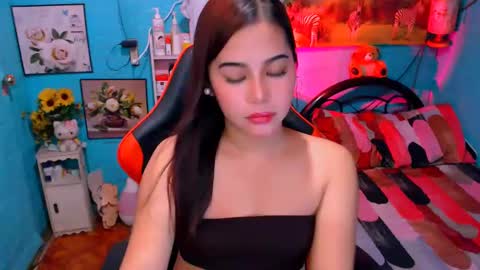 Snapshot of sweetienicole chatting on December 2024 05:21:02 PM Nicole online show from December 2024 05:21:02 PM