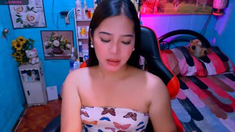 Snapshot of sweetienicole chatting on February 2025 09:12:01 PM Nicole online show from February 2025 09:12:01 PM
