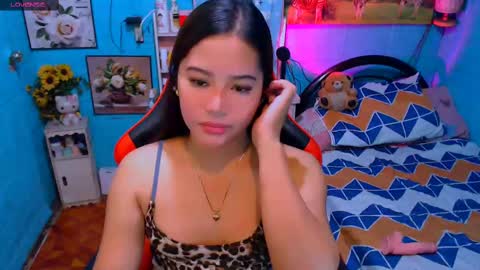 Snapshot of sweetienicole chatting on March 2025 08:52:01 PM Nicole online show from March 2025 08:52:01 PM