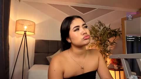 Snapshot of sweetiepie_3 chatting on April 2026 05:30:01 PM Valentina online show from April 2026 05:30:01 PM