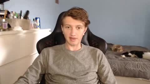 Snapshot of sweetietwin chatting on February 2026 07:40:01 AM CAT online show from February 2026 07:40:01 AM