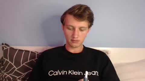 Snapshot of sweetietwin chatting on February 2026 07:33:02 PM CAT online show from February 2026 07:33:02 PM