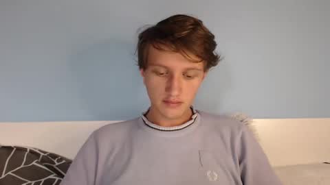 Snapshot of sweetietwin chatting on February 2026 11:19:02 AM CAT online show from February 2026 11:19:02 AM