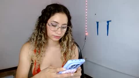 Snapshot of sweetlatin__ chatting on May 2026 01:23:02 AM SWEET LATINA online show from May 2026 01:23:02 AM