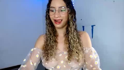 Snapshot of sweetlatin__ chatting on May 2026 11:45:01 PM SWEET LATINA online show from May 2026 11:45:01 PM