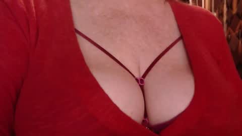 Snapshot of sweetli_angel chatting on September 2025 02:55:01 AM sweetli_angel online show from September 2025 02:55:01 AM