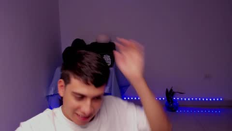 Snapshot of sweetlian_04 chatting on December 2024 07:58:02 AM Lian online show from December 2024 07:58:02 AM