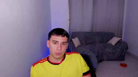 Snapshot of sweetlian_04 chatting on March 2025 10:30:02 AM Lian online show from March 2025 10:30:02 AM