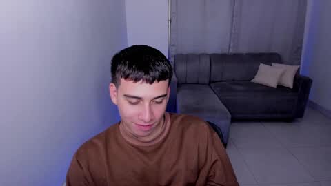 Snapshot of sweetlian_04 chatting on March 2025 05:54:01 AM Lian online show from March 2025 05:54:01 AM