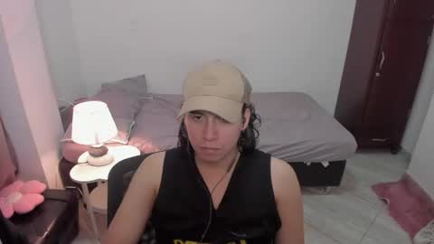Snapshot of sweetlian_04 chatting on April 2026 02:25:01 AM Lian online show from April 2026 02:25:01 AM
