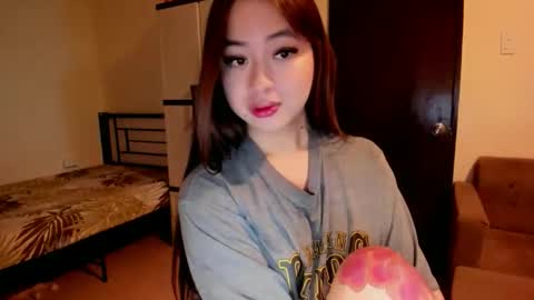 Snapshot of sweetlovepinay04 chatting on October 2025 02:41:01 AM Zoe online show from October 2025 02:41:01 AM