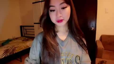 Snapshot of sweetlovepinay04 chatting on October 2025 05:20:02 AM Zoe online show from October 2025 05:20:02 AM