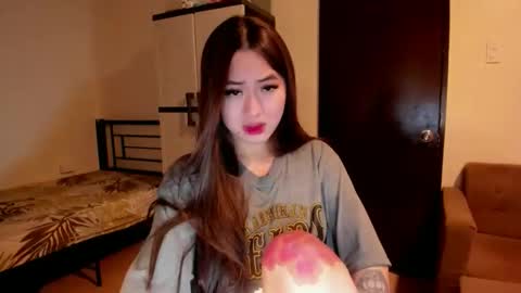 Snapshot of sweetlovepinay04 chatting on October 2025 04:25:02 AM Zoe online show from October 2025 04:25:02 AM