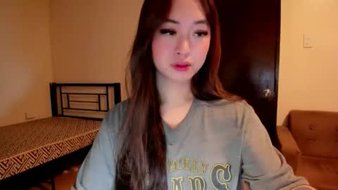 Snapshot of sweetlovepinay04 chatting on November 2025 03:08:02 AM Zoe online show from November 2025 03:08:02 AM