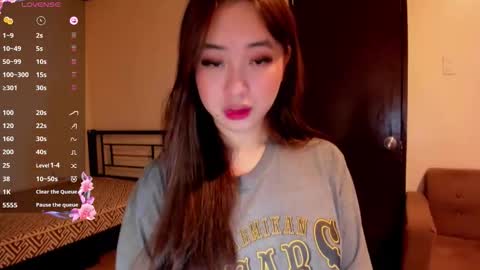 Snapshot of sweetlovepinay04 chatting on November 2025 01:59:02 AM Zoe online show from November 2025 01:59:02 AM