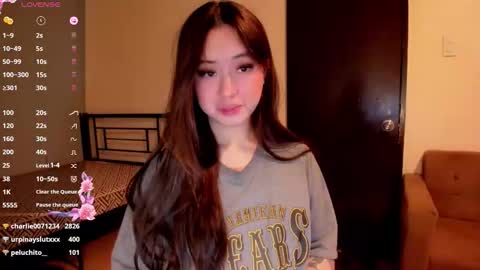 Snapshot of sweetlovepinay04 chatting on November 2025 02:10:02 AM Zoe online show from November 2025 02:10:02 AM