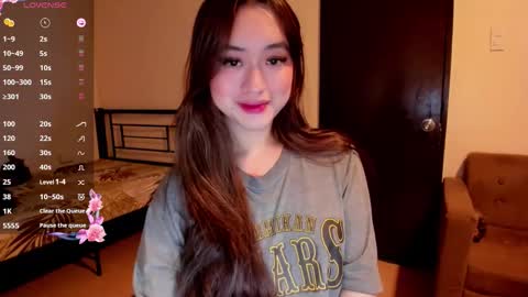 Snapshot of sweetlovepinay04 chatting on November 2025 02:17:02 PM Zoe online show from November 2025 02:17:02 PM