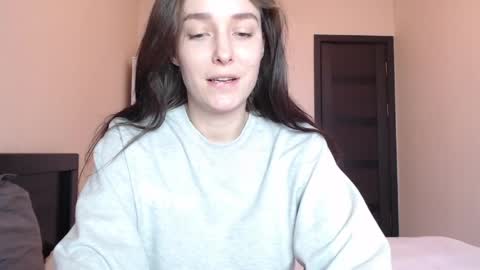 Mia online show from April 2026 11:08:01 AM