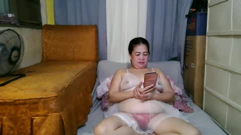 Snapshot of sweetmine4u28 chatting on December 2024 06:32:02 PM sweetmine4u28 online show from December 2024 06:32:02 PM