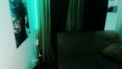 Snapshot of sweetmistresss chatting on October 2025 02:00:02 AM Mio online show from October 2025 02:00:02 AM