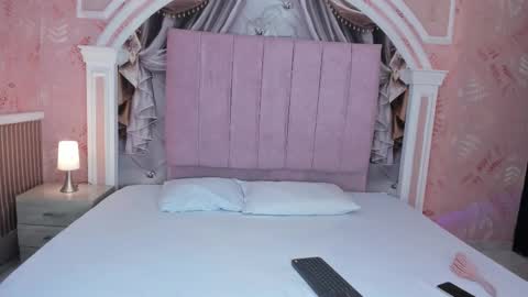 Snapshot of sweetness_siren chatting on February 2026 04:35:02 AM siren online show from February 2026 04:35:02 AM