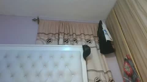 Novah girlie online show from May 2026 07:55:02 PM
