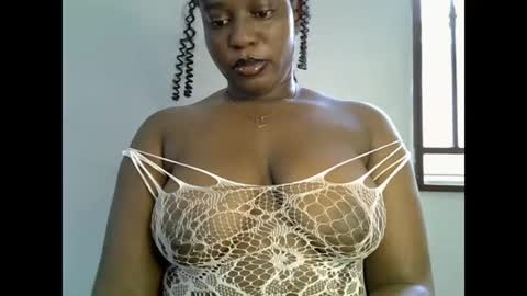 Snapshot of sweetpetitgirl chatting on June 2026 08:07:01 AM LILY BRANDY online show from June 2026 08:07:01 AM