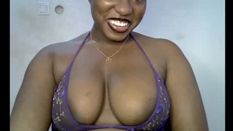 Snapshot of sweetpetitgirl chatting on July 2026 05:59:01 PM LILY BRANDY online show from July 2026 05:59:01 PM