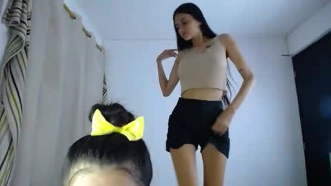 Snapshot of sweetpink1_ chatting on September 2025 03:41:02 AM Caro  Lily online show from September 2025 03:41:02 AM