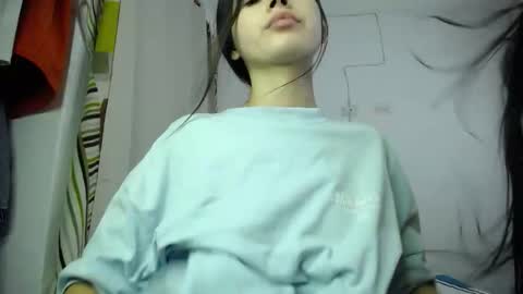 Snapshot of sweetpink1_ chatting on September 2025 02:57:01 AM Caro  Lily online show from September 2025 02:57:01 AM