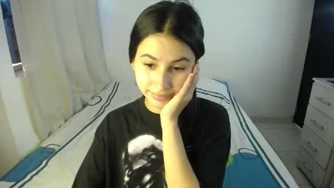 Snapshot of sweetpink1_ chatting on October 2025 08:18:02 PM Caro  Lily online show from October 2025 08:18:02 PM