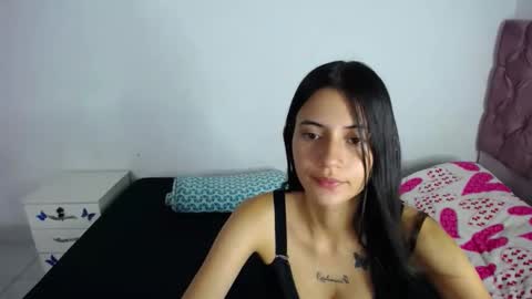 Snapshot of sweetpink1_ chatting on October 2025 03:38:01 AM Caro  Lily online show from October 2025 03:38:01 AM