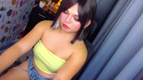 Snapshot of sweetprettyangelts chatting on December 2024 06:48:02 PM angelica online show from December 2024 06:48:02 PM