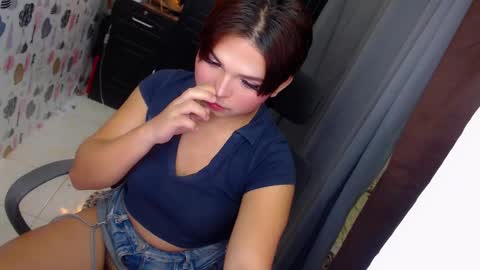 Snapshot of sweetprettyangelts chatting on March 2025 03:43:01 AM angelica online show from March 2025 03:43:01 AM