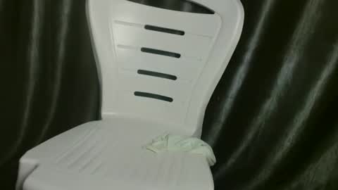 slim ivy online show from December 2025 03:45:02 AM