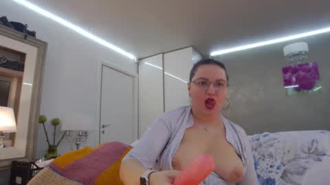 SweetRaisa online show from March 2026 07:42:01 PM