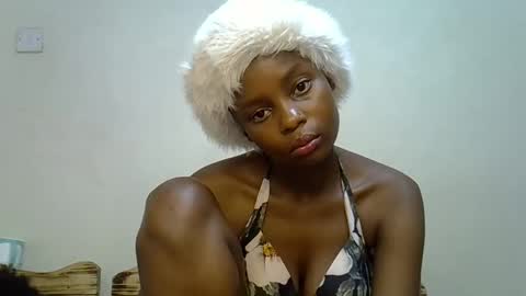 Snapshot of sweetrall chatting on February 2026 01:07:02 PM Lilly online show from February 2026 01:07:02 PM