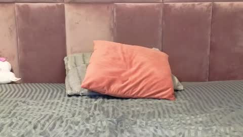 Snapshot of sweetscribe chatting on February 2025 10:00:01 AM SweetScribe online show from February 2025 10:00:01 AM