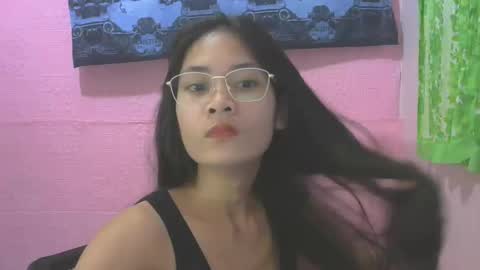 Mia online show from October 2025 02:14:02 AM