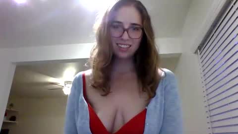 Snapshot of sweetsocalgirl chatting on February 2025 01:44:02 AM sweetsocalgirl online show from February 2025 01:44:02 AM