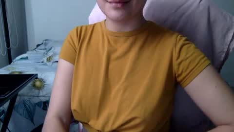 Snapshot of sweetssmashed chatting on December 2024 08:36:01 PM sweetssmashed online show from December 2024 08:36:01 PM