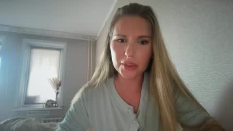 Snapshot of sweetsxgirlsx chatting on July 2026 11:19:02 AM SweetsxGirlsx online show from July 2026 11:19:02 AM