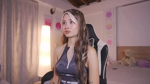 Snapshot of sweett_catt1 chatting on November 2025 01:41:02 AM Cat independent model online show from November 2025 01:41:02 AM