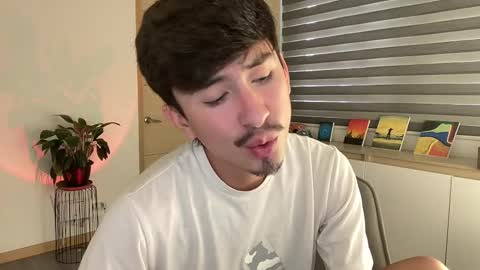 Snapshot of sweettaaron chatting on October 2025 06:10:02 PM Andy online show from October 2025 06:10:02 PM