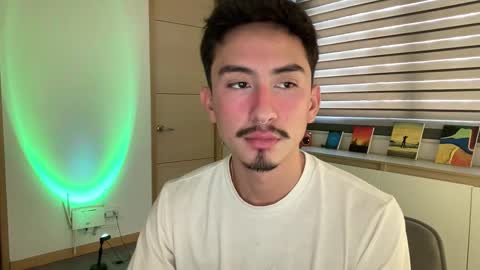 Snapshot of sweettaaron chatting on November 2025 05:17:02 PM Andy online show from November 2025 05:17:02 PM