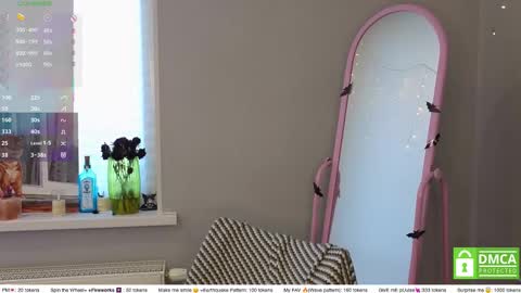 Snapshot of sweetuniporn chatting on February 2026 06:56:02 AM Elis a little vacation Ill be here Saturday my schedules in bio online show from February 2026 06:56:02 AM