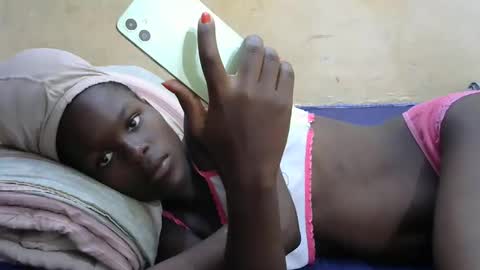 Snapshot of sweetvallerie chatting on February 2025 12:18:02 PM sweetvallerie online show from February 2025 12:18:02 PM