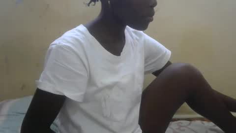 Snapshot of sweetvallerie chatting on March 2025 12:01:02 PM sweetvallerie online show from March 2025 12:01:02 PM